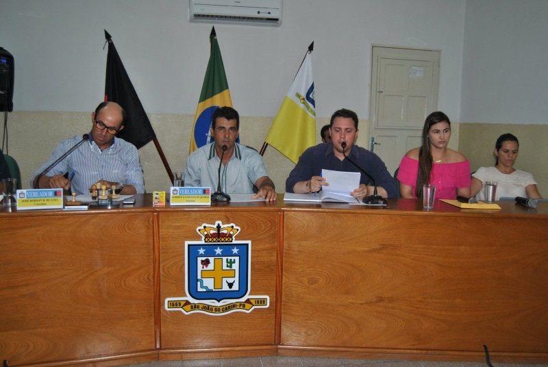 Câmara de São João do Cariri aprova voto de repúdio contra presidente da Cagepa por desatenção ao abastecimento precário da cidade