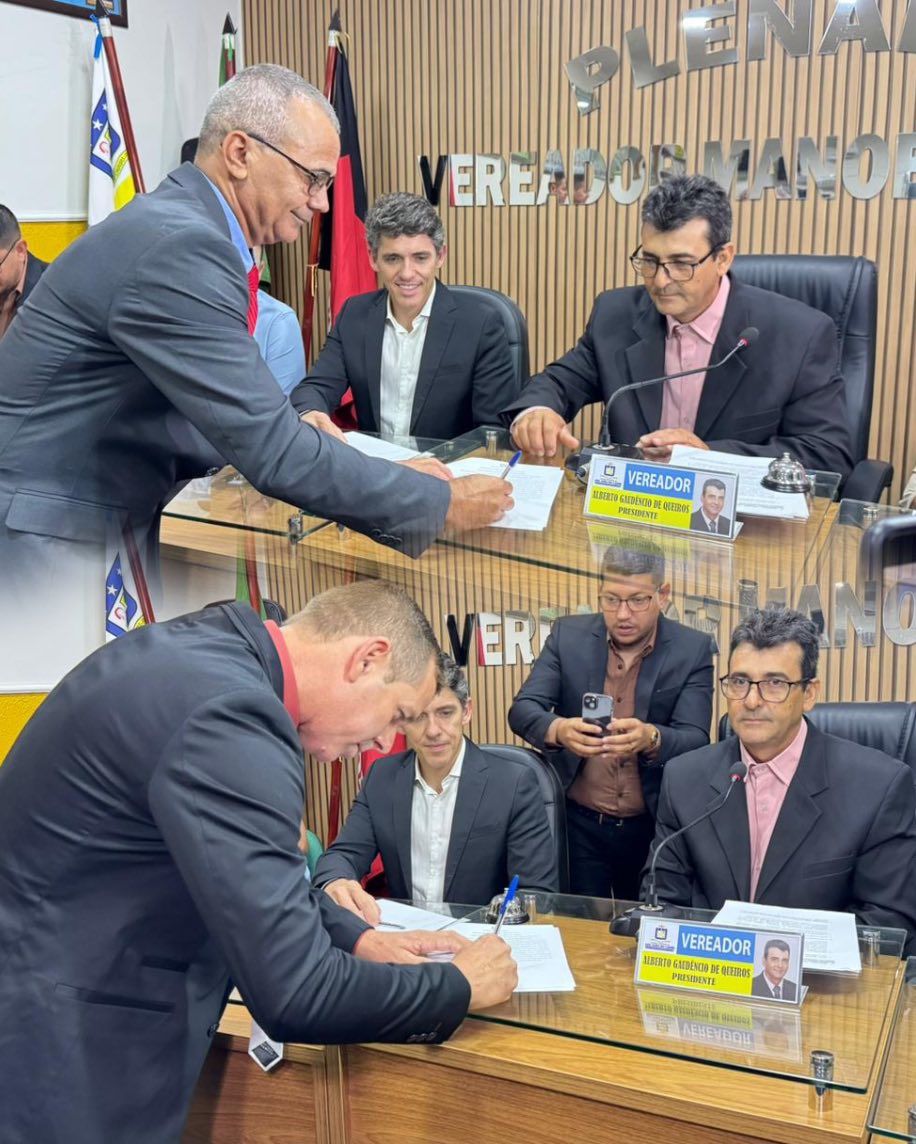 Em sessão solene, Francisco Júnior e Márcio Rodrigues tomam posse como novos vereadores em São João do Cariri